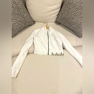 Lululemon Special Edition Define Cropped Jacket, Size 6. Like New! Barely worn.